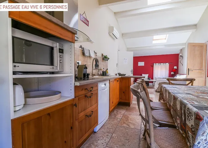 Le Passage Bed & Breakfast 4*